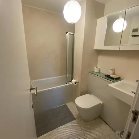 Lovely Bright Double Room-Private Bathroom London Exterior photo